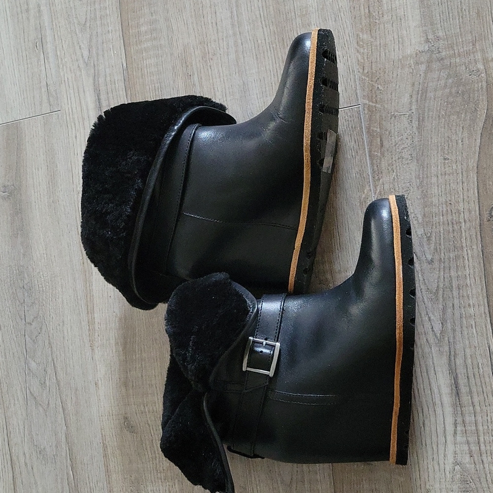UGG Ellecia Booties